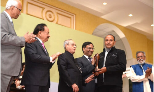 hri Hariman Sharma receiving National award at Rashtrapati Bhawan on 4th March, 2017